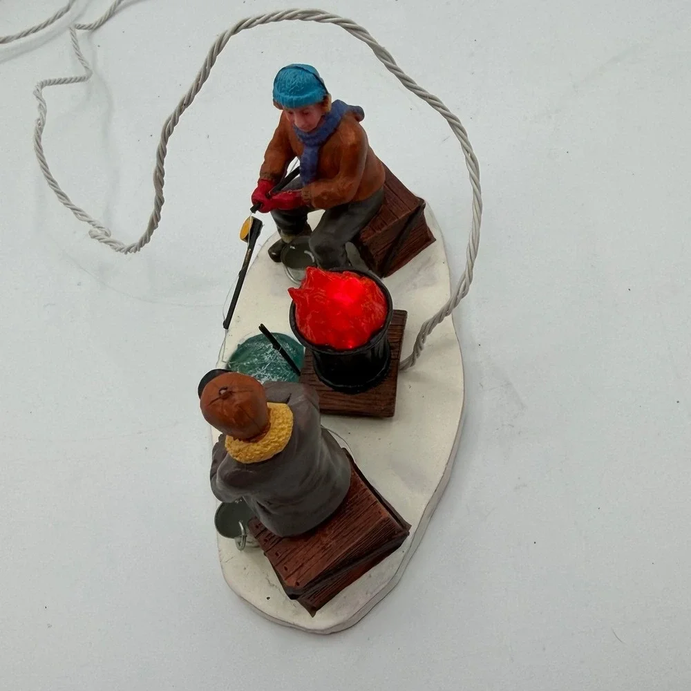 Vintage Lemax Christmas Tree Campfire Scene Animated Lighted Display Works